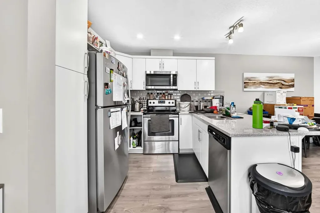 1207 140 Avenue NW Calgary AB T3P0Y5