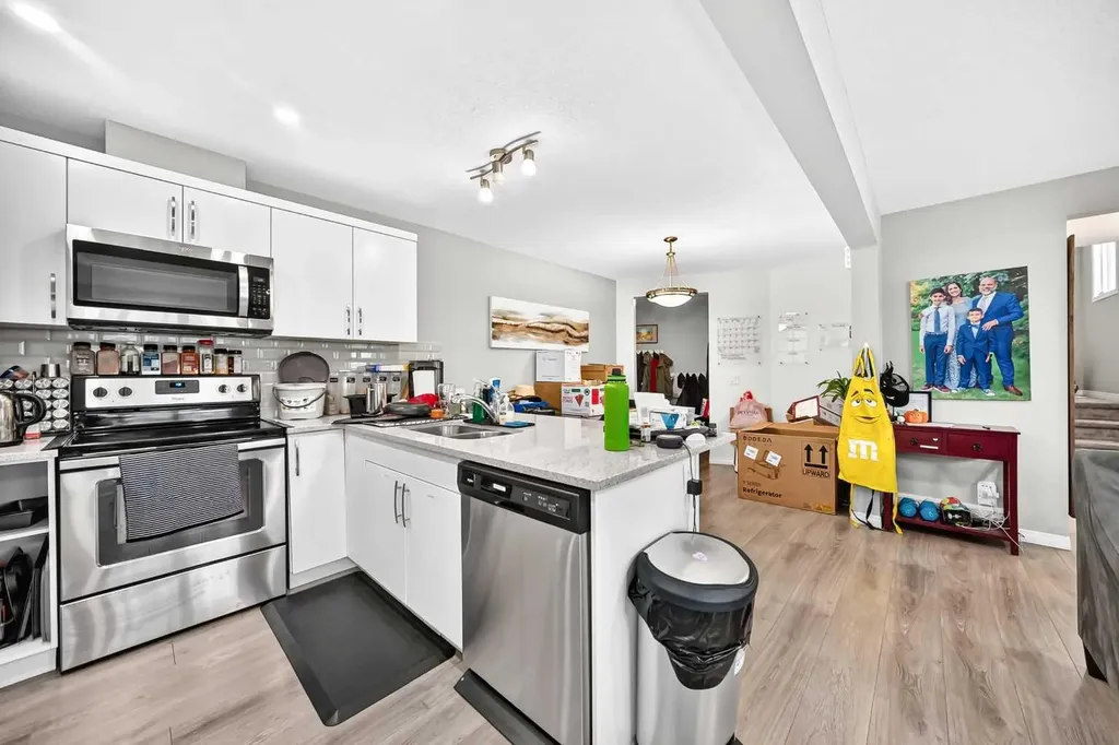1207 140 Avenue NW Calgary AB T3P0Y5