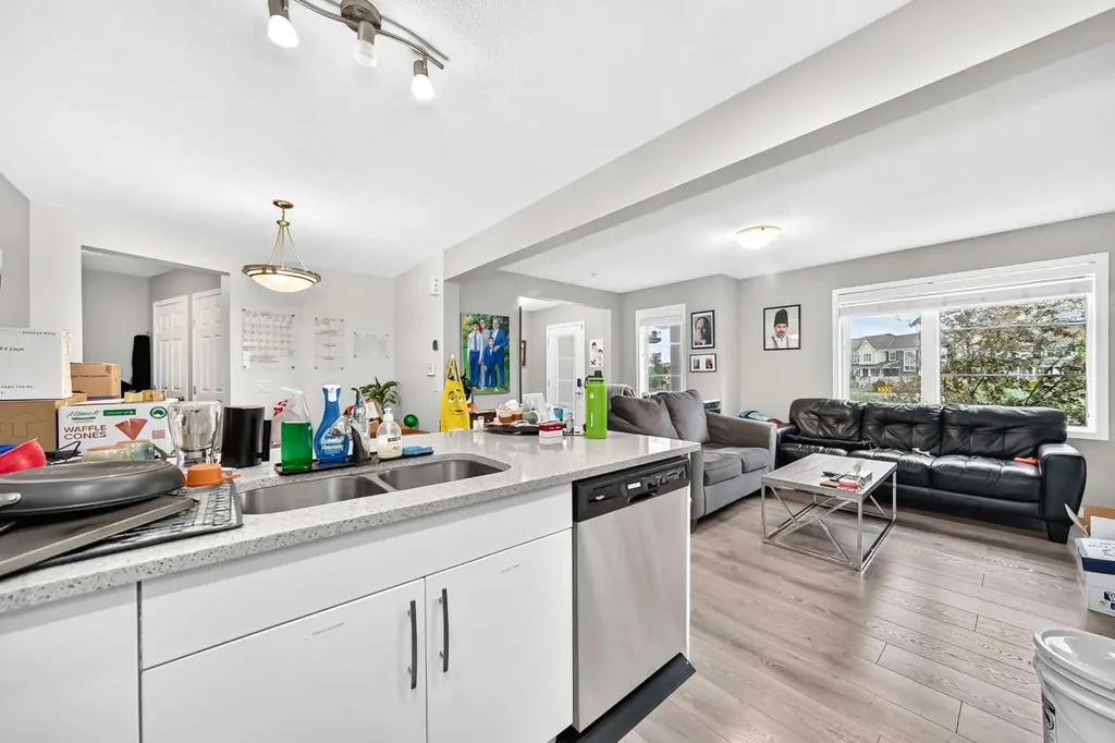 1207 140 Avenue NW Calgary AB T3P0Y5