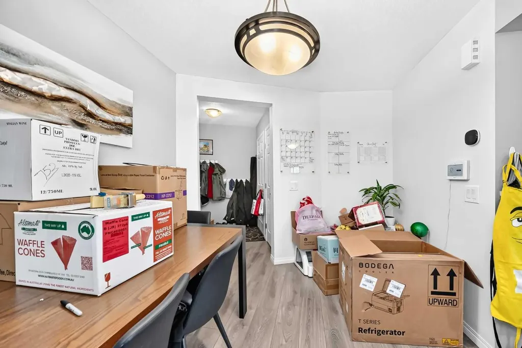 1207 140 Avenue NW Calgary AB T3P0Y5