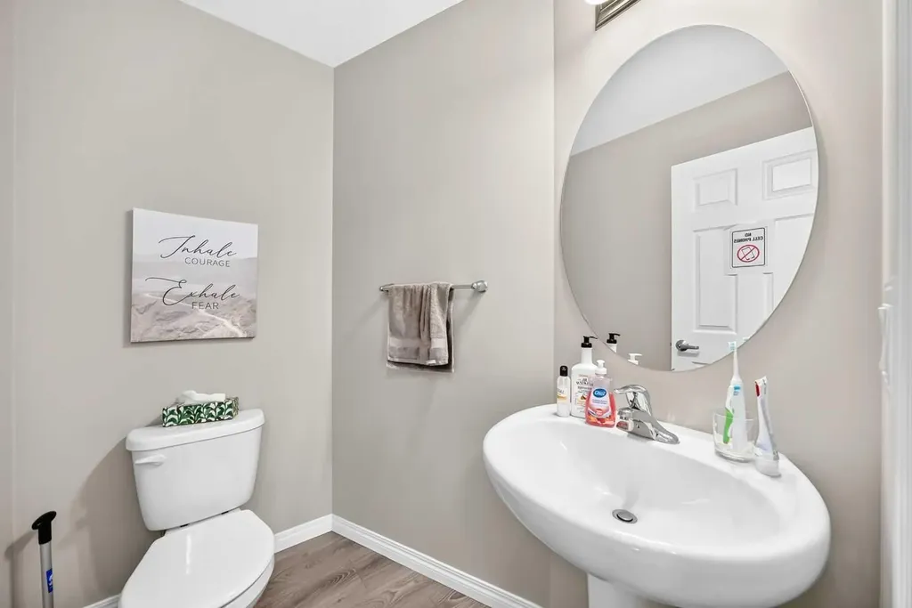 1207 140 Avenue NW Calgary AB T3P0Y5