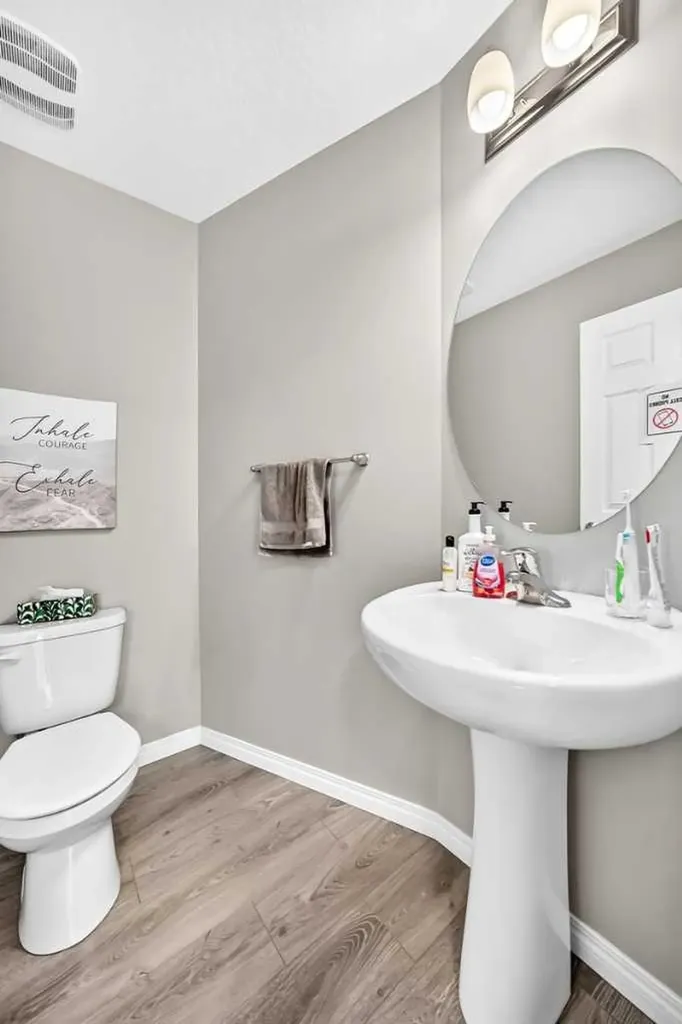 1207 140 Avenue NW Calgary AB T3P0Y5