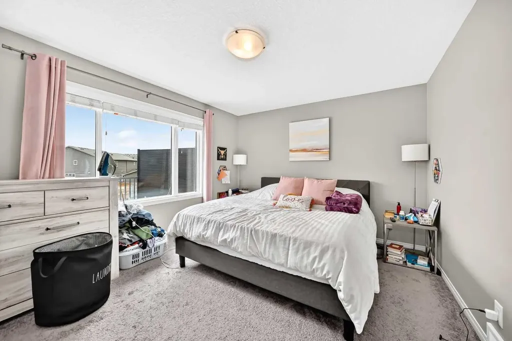 1207 140 Avenue NW Calgary AB T3P0Y5