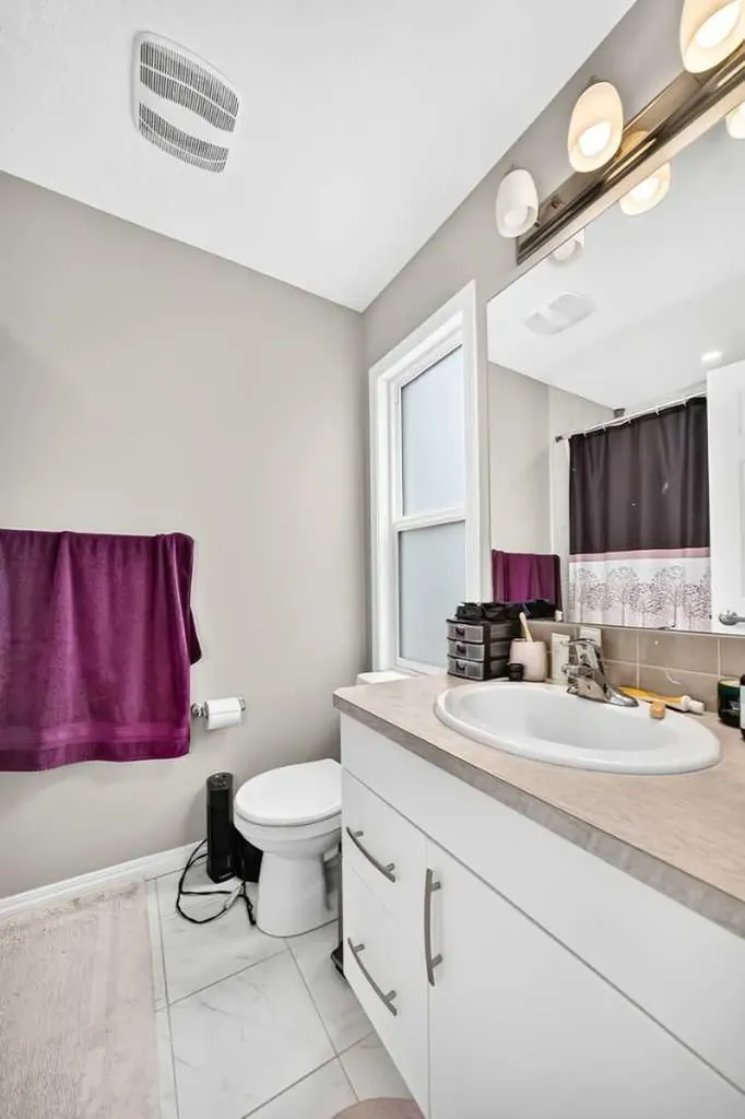 1207 140 Avenue NW Calgary AB T3P0Y5