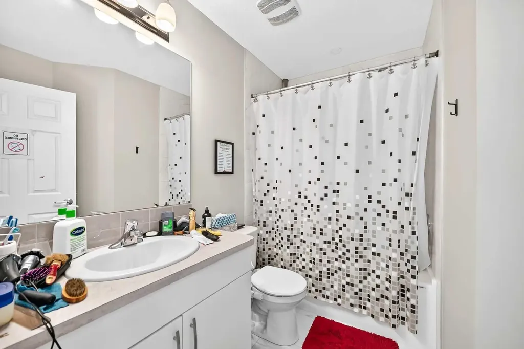 1207 140 Avenue NW Calgary AB T3P0Y5
