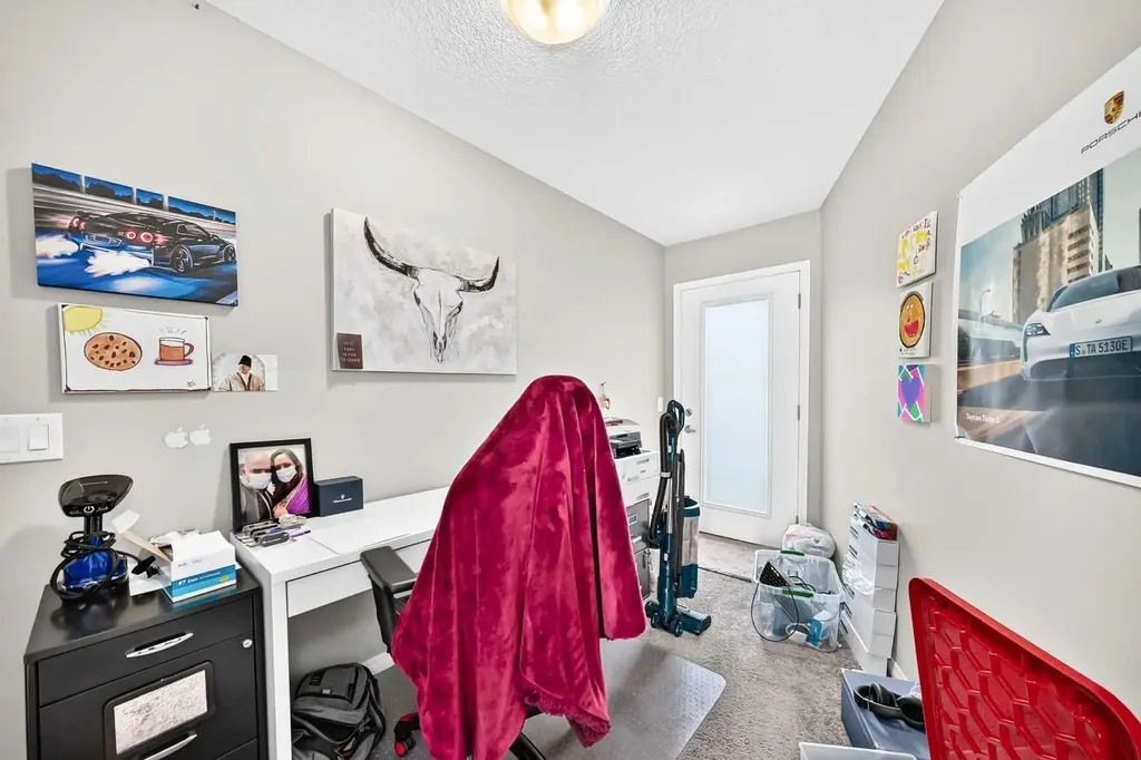 1207 140 Avenue NW Calgary AB T3P0Y5