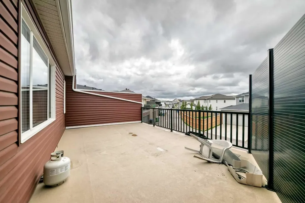1207 140 Avenue NW Calgary AB T3P0Y5