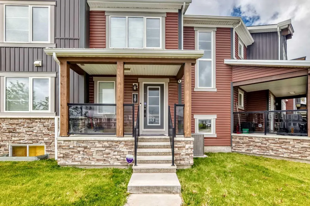 1207 140 Avenue NW Calgary AB T3P0Y5