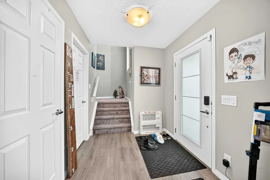 1207 140 Avenue NW Calgary AB T3P0Y5