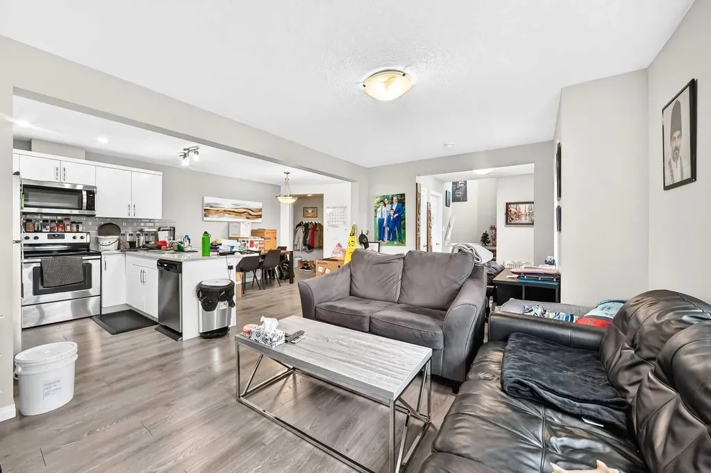 1207 140 Avenue NW Calgary AB T3P0Y5