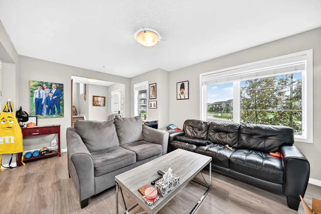 1207 140 Avenue NW Calgary AB T3P0Y5