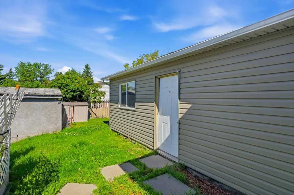 89 Spring Haven Close SE Airdrie AB T4A 1G2