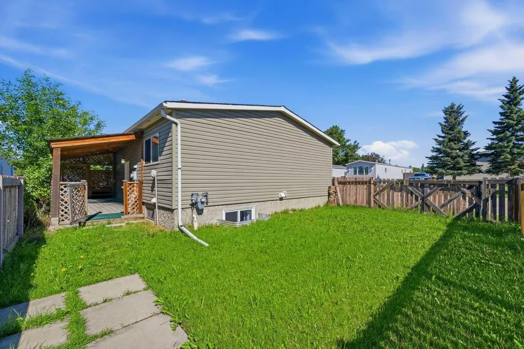 89 Spring Haven Close SE Airdrie AB T4A 1G2