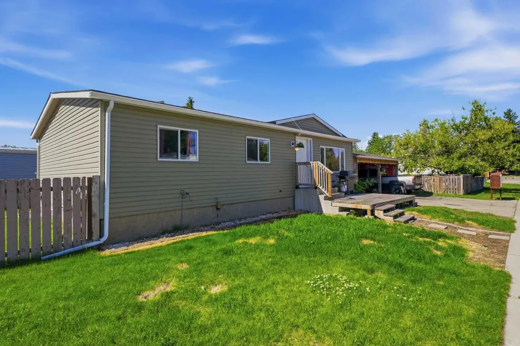 89 Spring Haven Close SE Airdrie AB T4A 1G2