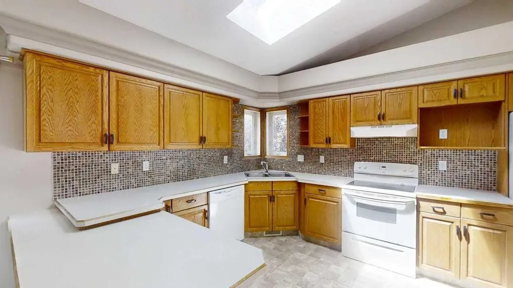 42 Mt Backus Crescent W Lethbridge AB T1K 6P6