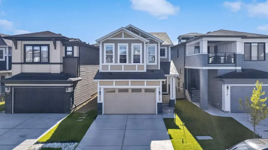 274 Lucas Place NW Calgary AB T2P 2E4