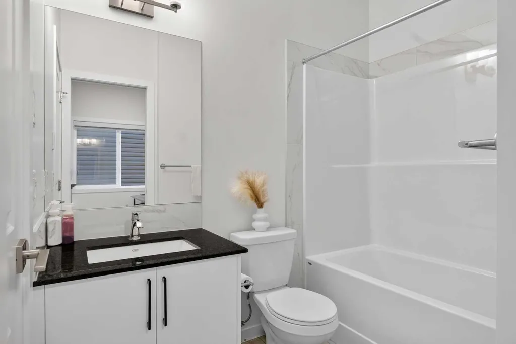 274 Lucas Place NW Calgary AB T2P 2E4