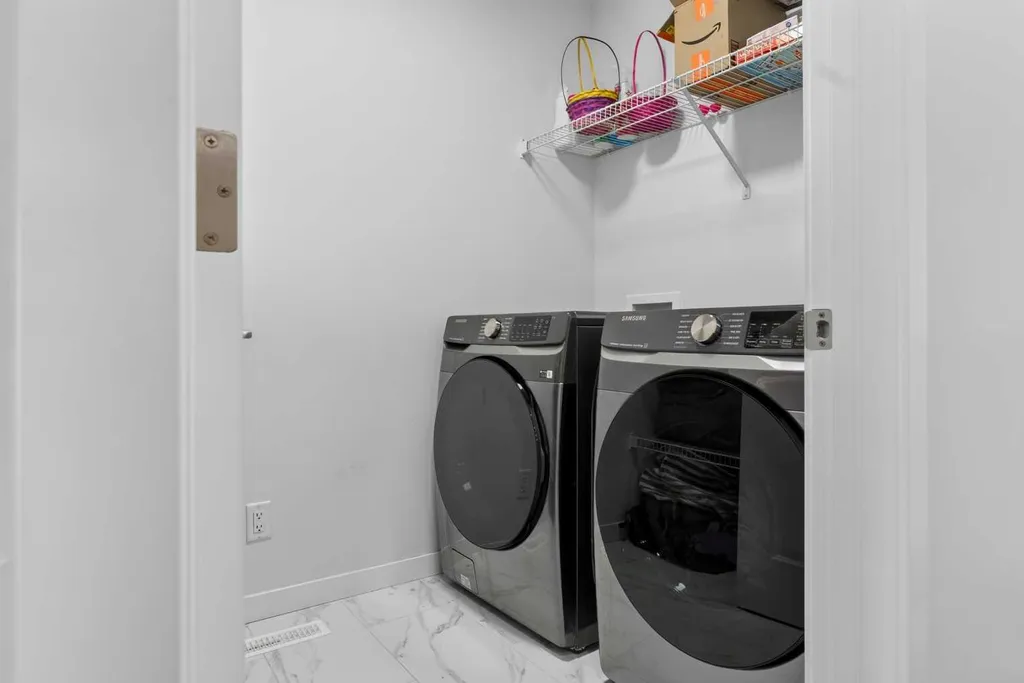 274 Lucas Place NW Calgary AB T2P 2E4