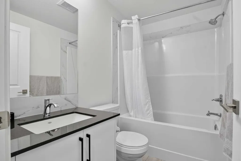 274 Lucas Place NW Calgary AB T2P 2E4