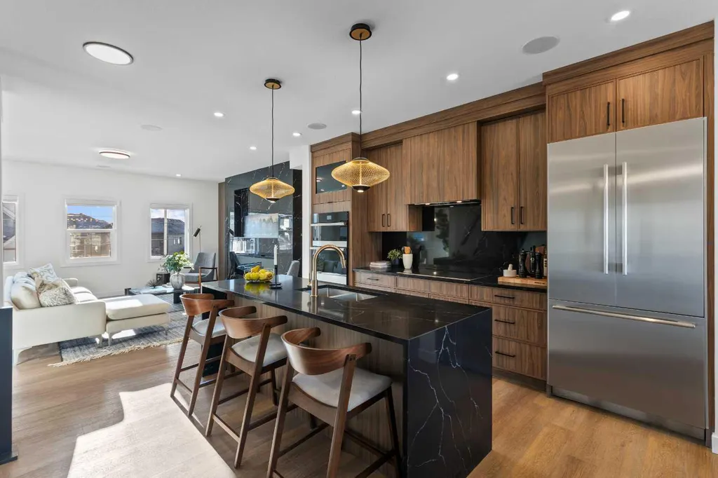 105 Heritage Boulevard Cochrane AB T4C 3G8