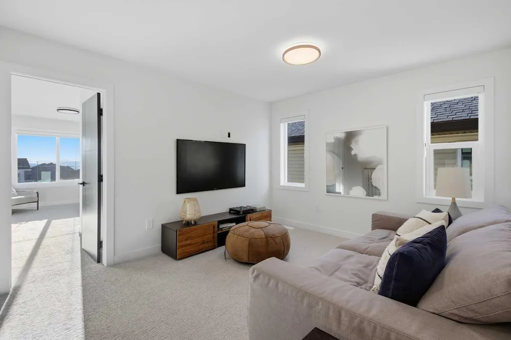 105 Heritage Boulevard Cochrane AB T4C 3G8