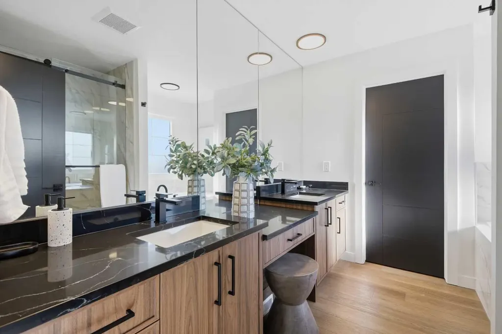 13 Topaz Place Cochrane AB T4C 3K2