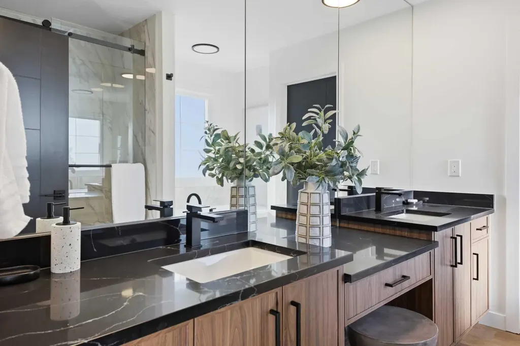 13 Topaz Place Cochrane AB T4C 3K2
