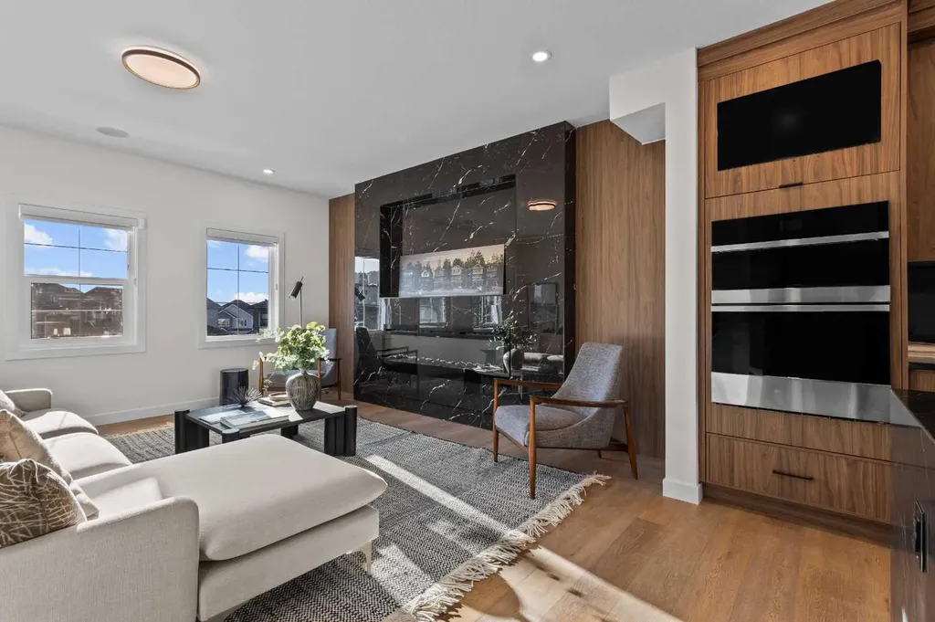 13 Topaz Place Cochrane AB T4C 3K2