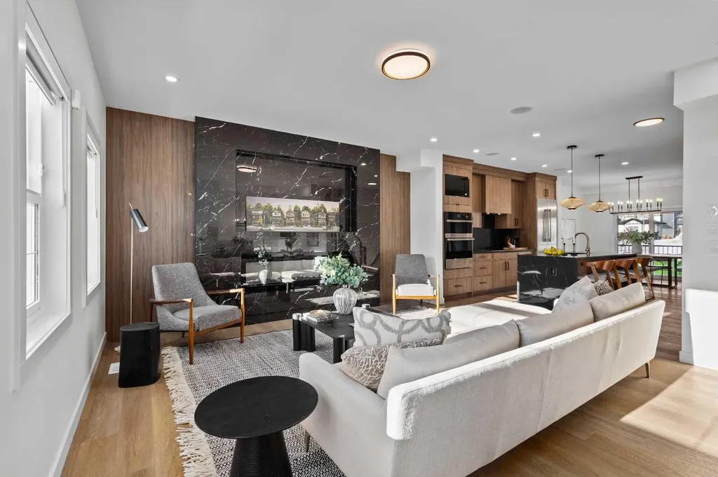 13 Topaz Place Cochrane AB T4C 3K2