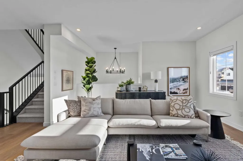 13 Topaz Place Cochrane AB T4C 3K2