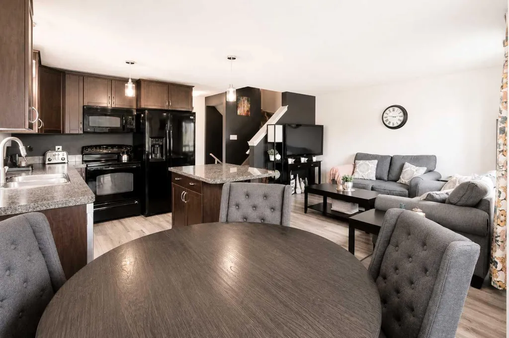 44 Carlson Place Red Deer AB T4P 0M3