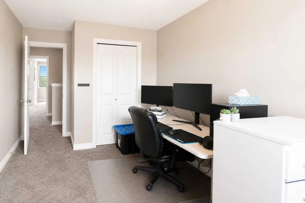 44 Carlson Place Red Deer AB T4P 0M3