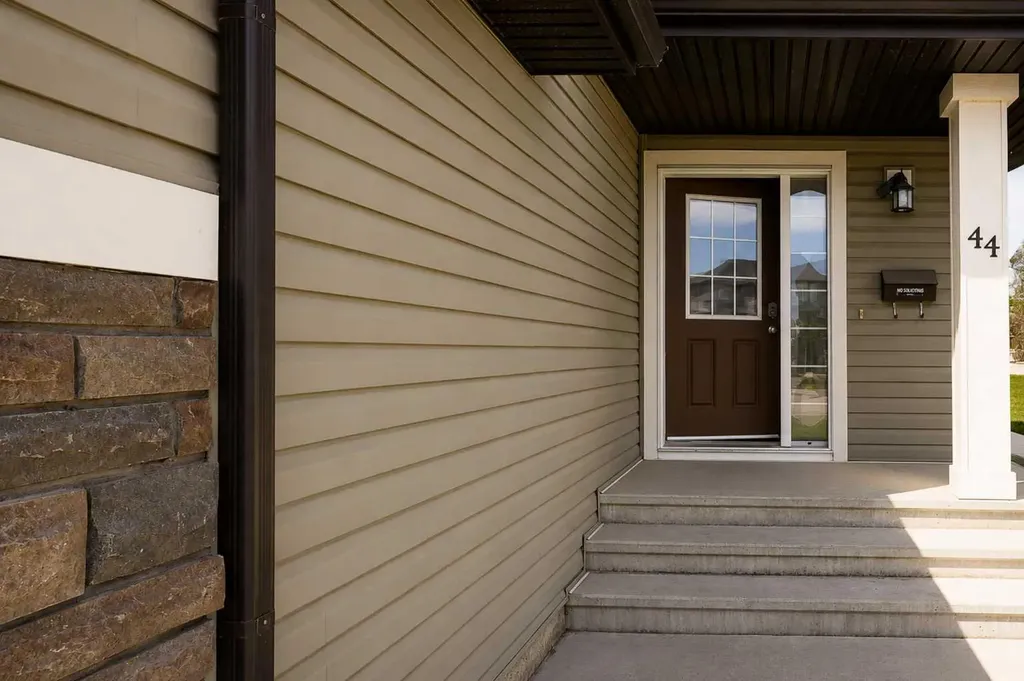 44 Carlson Place Red Deer AB T4P 0M3