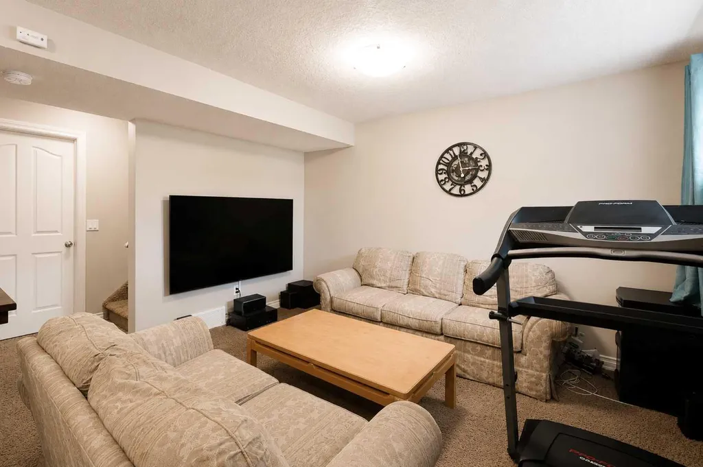 44 Carlson Place Red Deer AB T4P 0M3