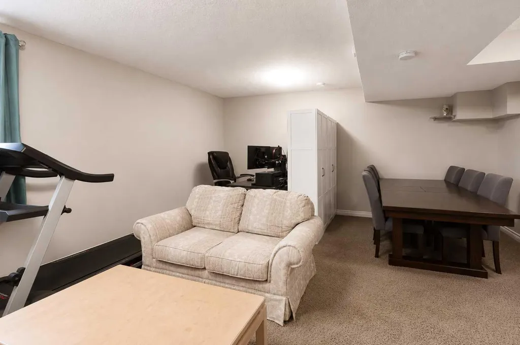 44 Carlson Place Red Deer AB T4P 0M3
