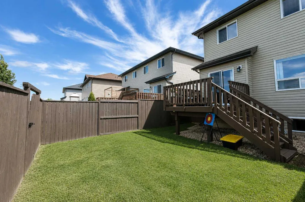 44 Carlson Place Red Deer AB T4P 0M3