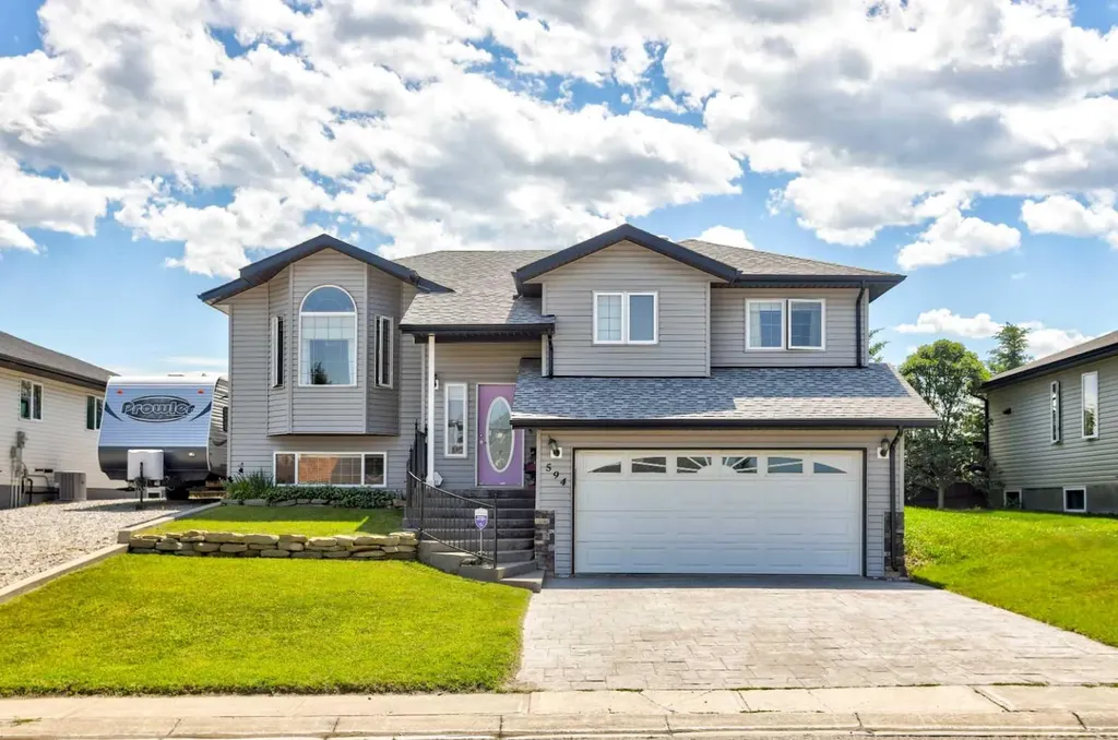 594 Tumbleweed Avenue Pincher Creek AB T0K1W0