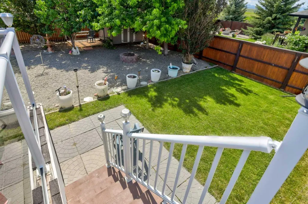 594 Tumbleweed Avenue Pincher Creek AB T0K1W0