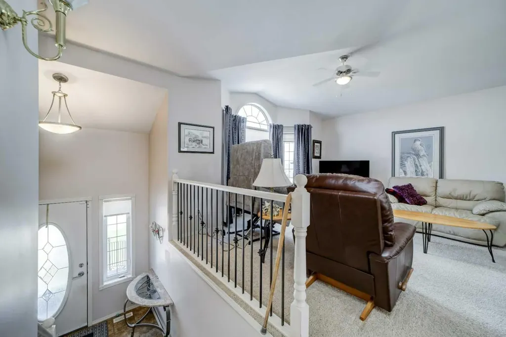 594 Tumbleweed Avenue Pincher Creek AB T0K1W0
