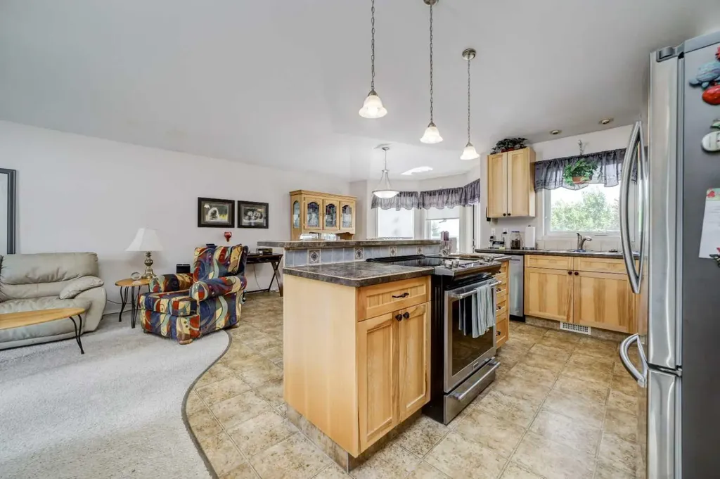 594 Tumbleweed Avenue Pincher Creek AB T0K1W0