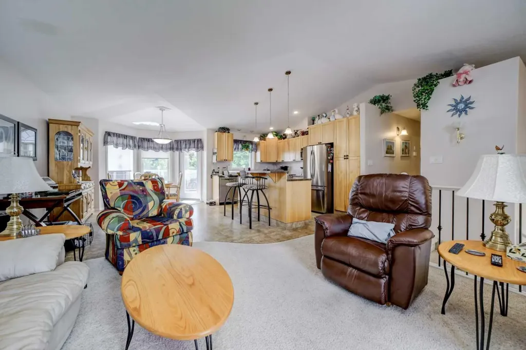 594 Tumbleweed Avenue Pincher Creek AB T0K1W0
