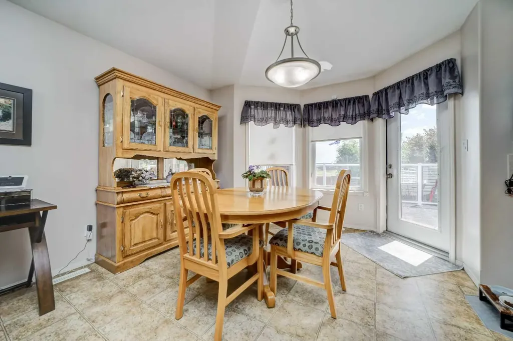 594 Tumbleweed Avenue Pincher Creek AB T0K1W0