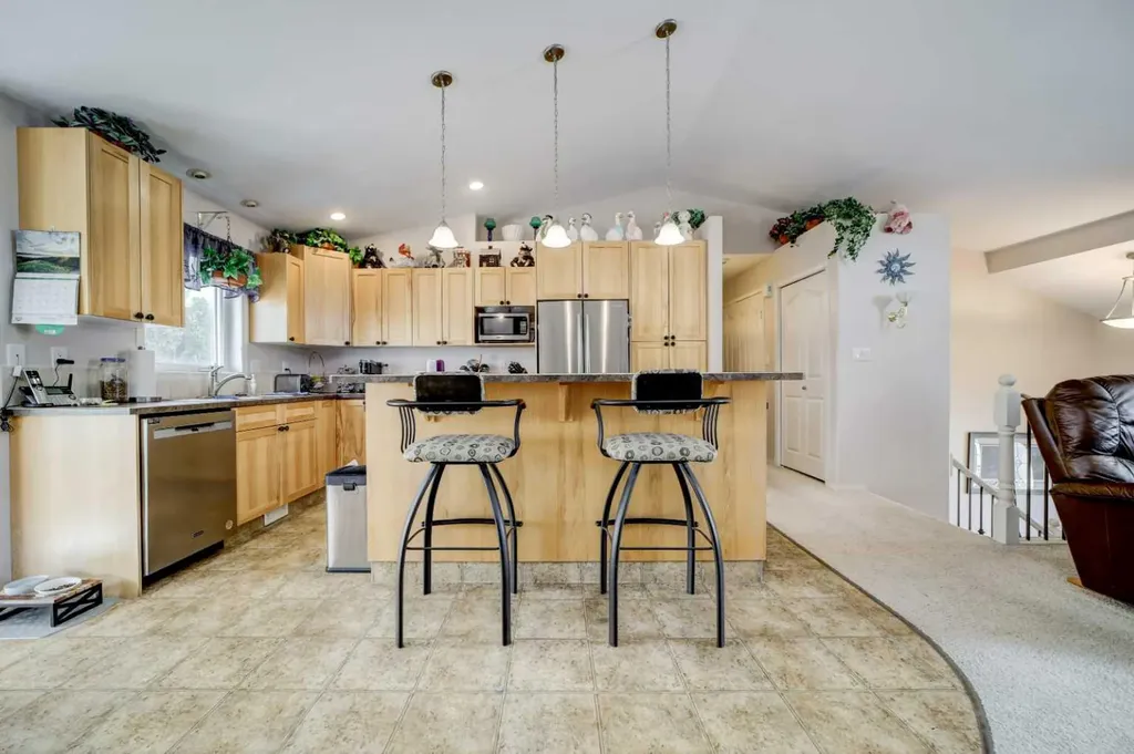 594 Tumbleweed Avenue Pincher Creek AB T0K1W0