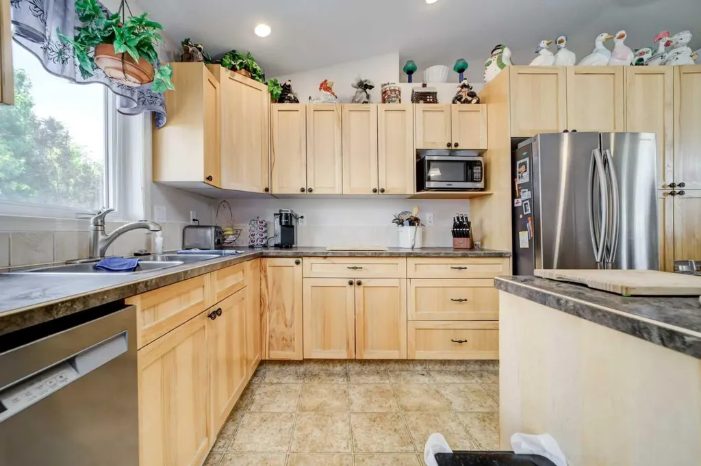 594 Tumbleweed Avenue Pincher Creek AB T0K1W0