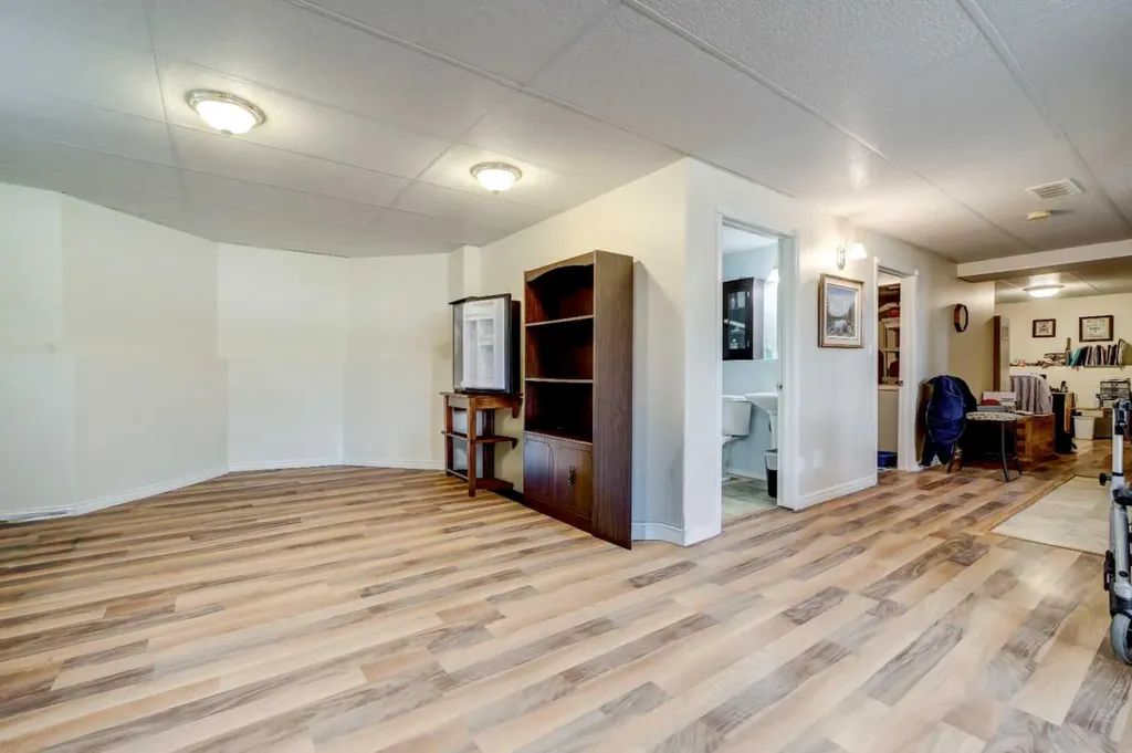 594 Tumbleweed Avenue Pincher Creek AB T0K1W0