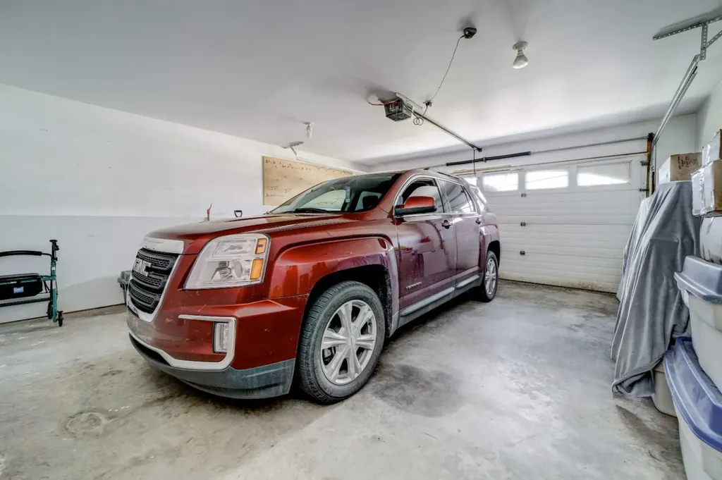 594 Tumbleweed Avenue Pincher Creek AB T0K1W0