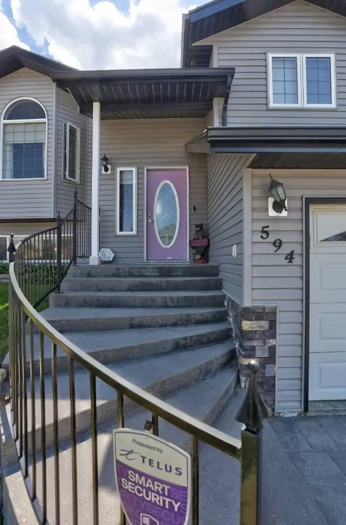 594 Tumbleweed Avenue Pincher Creek AB T0K1W0
