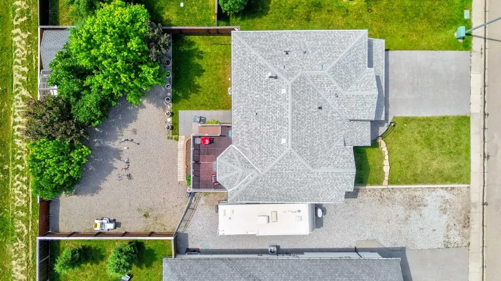 594 Tumbleweed Avenue Pincher Creek AB T0K1W0