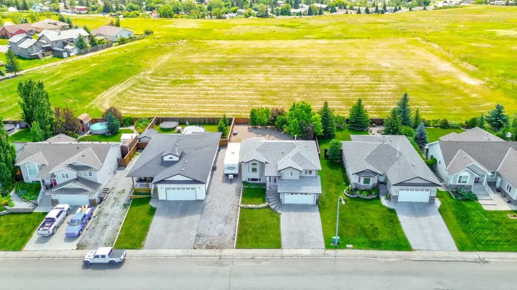 594 Tumbleweed Avenue Pincher Creek AB T0K1W0
