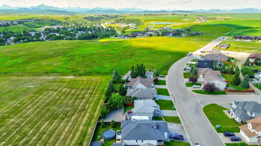 594 Tumbleweed Avenue Pincher Creek AB T0K1W0